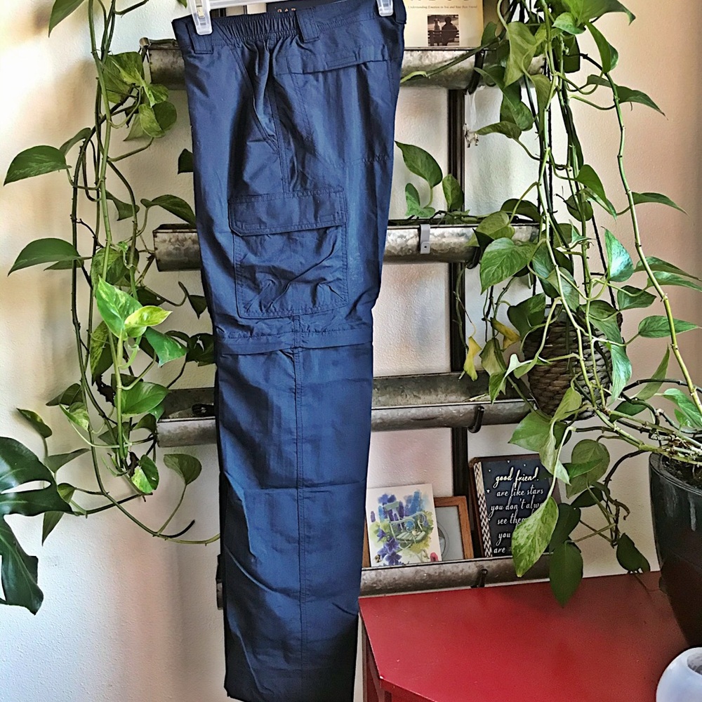 Last pair! Convertible pants with sunblock - Picture 5 of 15
